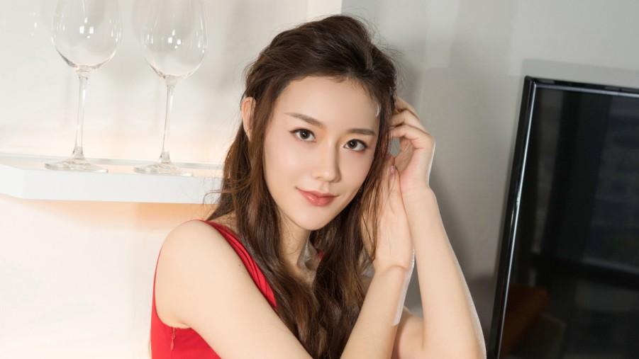 单亲妈妈为脑瘫孩子化身“蜘蛛人” 母爱无畏高空作业